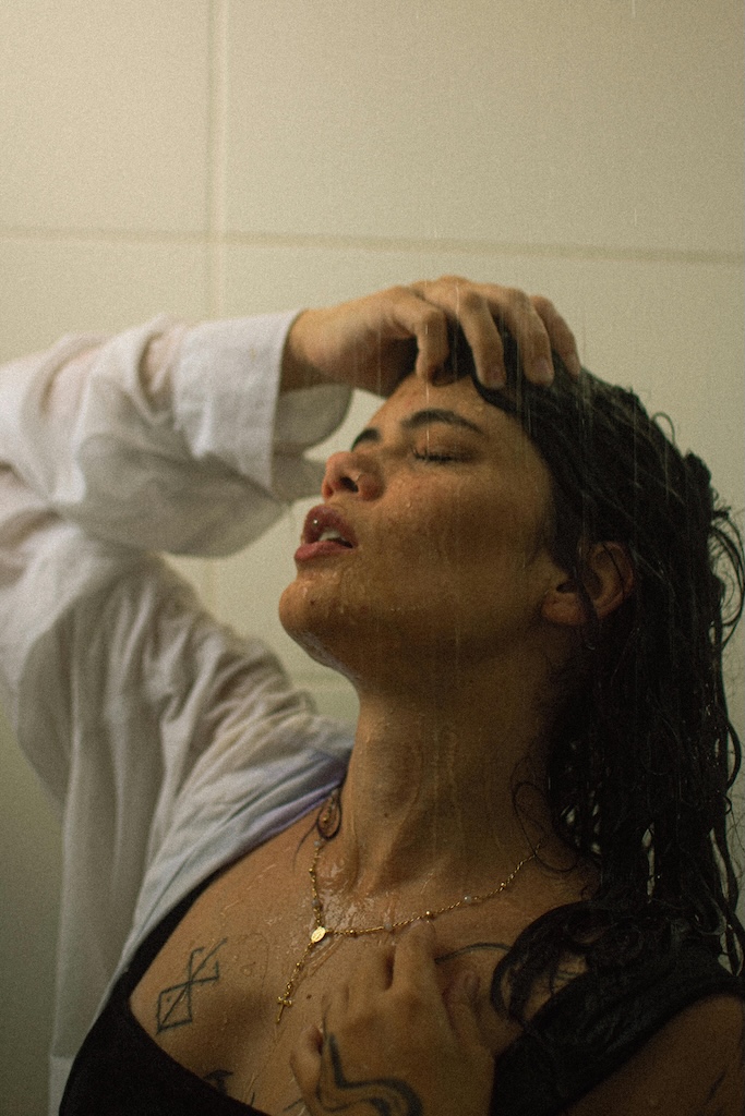 Sex in de douche: natte verleiding voor een intiemer liefdesspel